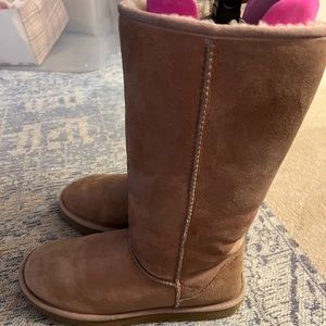 Light Tan Sheepskin Ugg Boots size 9